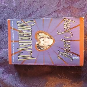 VC Andrews Heart Song Keyhole Cover